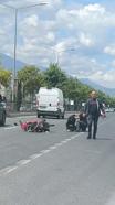Otomobille çarpışan motosikletteki çift yaralandı