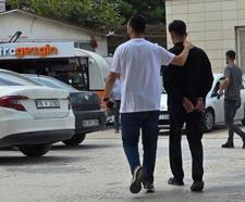 Polisin 50 kilometre takip ettiği otomobilden 20 bin sentetik ecza ele geçirildi: 1 gözaltı