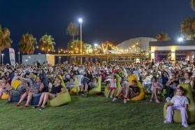 Mersin’de palmiyelerin altında sinema keyfi başladı