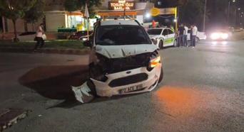 Batman'da taksi ile hafif ticari araç çarpıştı: 2 yaralı