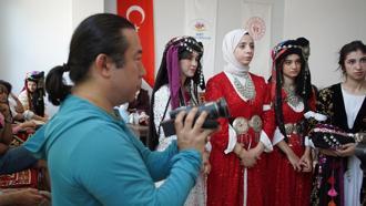 Japon araştırmacı, Siirt'in halk oyunları ve dengbej kültürünü arşivledi
