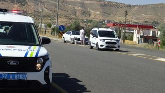 Gercüş'te hafif ticari araç ile otomobil çarpıştı