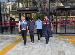 Hırsızlık şüphelileri tutuklandı
