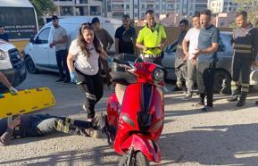 Hafif ticari araç ile motosiklet çarpıştı: 1 yaralı