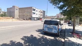 Boşanma aşamasındaki eşini tabancayla ağır yaraladı