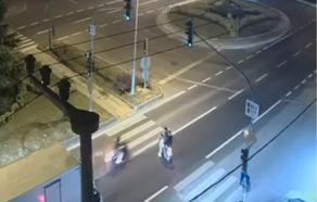 İki motosikletin çarpıştığı kaza kamerada; 3 yaralı