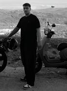 Motosiklet duvara çarptı, genç sürücü öldü
