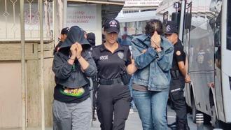 İstanbul'da forex dolandırıcılığı operasyonunda gözaltına alınan 54 şüpheli adliyeye sevk edildi