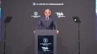 Bakan Ersoy: Turizm geliri ilk 6 ayda 25 milyar 746 milyon dolar oldu
