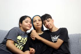 3 çocuk annesi, 11 yılda 35 ameliyat geçirdi; son ameliyatı olmazsa dili alınacak