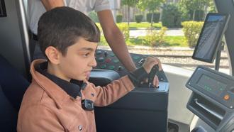 13 yaşındaki Miraç’ın, tramvay kokpitinde yolculuk hayali gerçekleştirildi