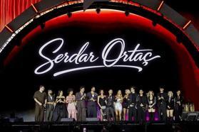 Serdar Ortaç, İstanbul Festivali'nde sahne aldı
