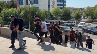 Ormana götürdükleri kişiye kadın kıyafeti giydirip videosunu çeken 7 şüpheli tutuklandı