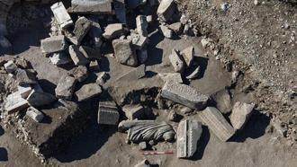 AK Parti'li Çelik'ten Aspendos'ta bulunan 'Asklepios' heykeline ilişkin paylaşım