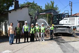 Karacabey’de metruk binaların yıkımı sürüyor