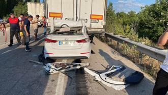 Tokat'ta TIR'a arkadan çarpan otomobil sürücüsü öldü
