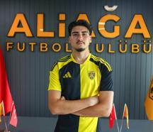 Aliağa FK'nın yeni transferi imzayı attı
