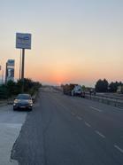 Hafriyat kamyonu bariyerlere çarptı; 1 ölü, 1 yaralı