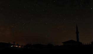 Göl kenarındaki etkinlikle Perseid meteor yağmurunu izlediler