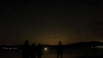 Göl kenarındaki etkinlikle Perseid meteor yağmurunu izlediler