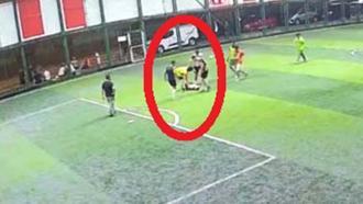 Avcılar’da halı saha maçı sırasında fenalaştı, hastanede hayatını kaybetti