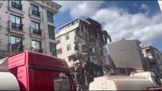 Zeytinburnu'nda 4 katlı binanın yıkım sırasında çökmesi kamerada