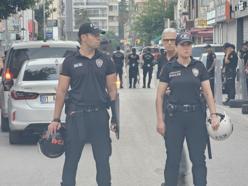 Alparslan Kuytul'un evinde polis arama yapıyor