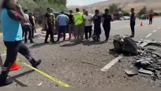 Van'da iki hafif ticari araç kafa kafaya çarpıştı: 2 ölü, 9 yaralı