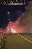 Silivri Kuzey Marmara Otoyolu'nda seyir halindeki otomobil alev alev yandı