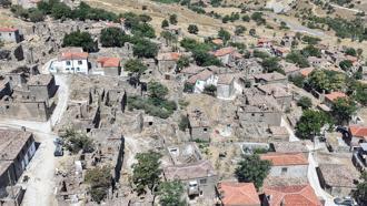 Zamanın gözde yerleşim yeri ‘Dereköy’, hayalet köyü andırıyor