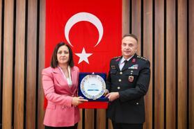 Jandarma komutanına veda yemeği