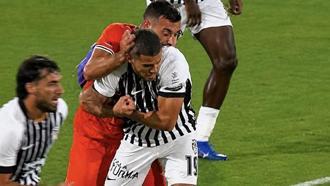 Alanyaspor - Beşiktaş maçındaki tartışmalı pozisyonla ilgili hakemlere suç duyurusu