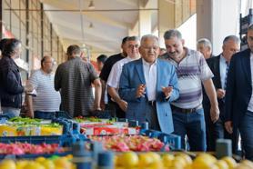 Başkan Büyükkılıç, hal esnafını ziyaret etti