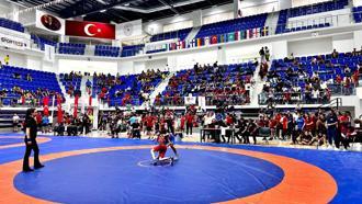 Malatya'da Uluslararası Güreş Turnuvası başladı