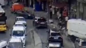 Beykoz’da otomobilin kaldırımdaki yayaların arasına daldığı kaza kamerada: 5 yaralı