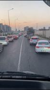 Sürücüler itfaiyeye ‘fermuar yöntemiyle’ yol verdi