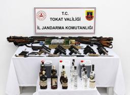 Tokat’ta silah ve kaçakçılık operasyonu: 14 gözaltı