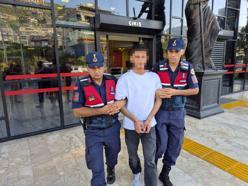 Polise silah doğrultan şüpheli tutuklandı
