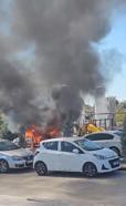 Hastane çıkışında çiftin otomobili yandı, güvenlik görevlileri alevleri söndürdü