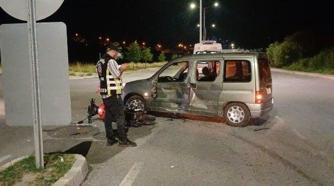 Çorum’da otomobil ile motosiklet çarpıştı: 3 yaralı