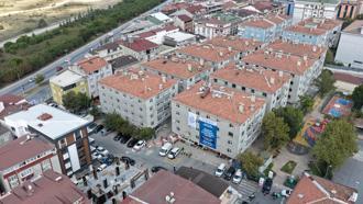 Sultangazi’de Mavi Evler Sitesi’nde kentsel dönüşüm için yıkım başladı
