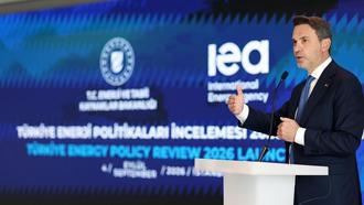 Bakan Bayraktar: Türkiye'de bu yeni dönemde elektrikleşmeye yüzde 100 inanıyoruz