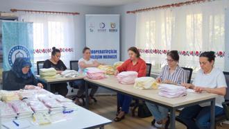 Yıldırım’da evlerinde üretim yapan kadınlar, aile bütçelerine katkı sağlıyor