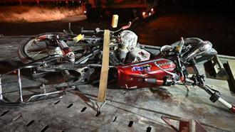 Kırıkkale’de motosiklet trafik levhasına çarptı: 2 yaralı