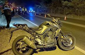Devrilen motosikletten midibüsün altına savrulan sürücü hayatını kaybetti