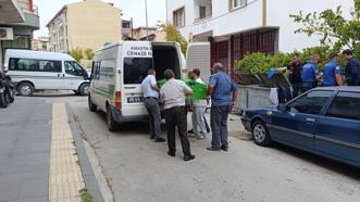 Yalnız yaşadığı evinde ölü bulundu