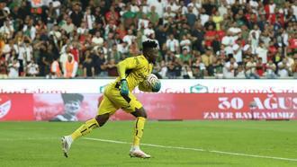Onana hem kurtarıyor hem oyun kuruyor
