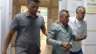 Parkta karşılaştığı husumetlisini bıçakla ağır yaraladı