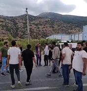 Yeşilyurt köylüleri kavşağın ışıklandırılmasını isteyip yol kapattı