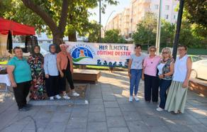 Kadınlar el emeği ürünlerini satıp, 15 ihtiyaç sahibi öğrencinin eğitimine destek oldu